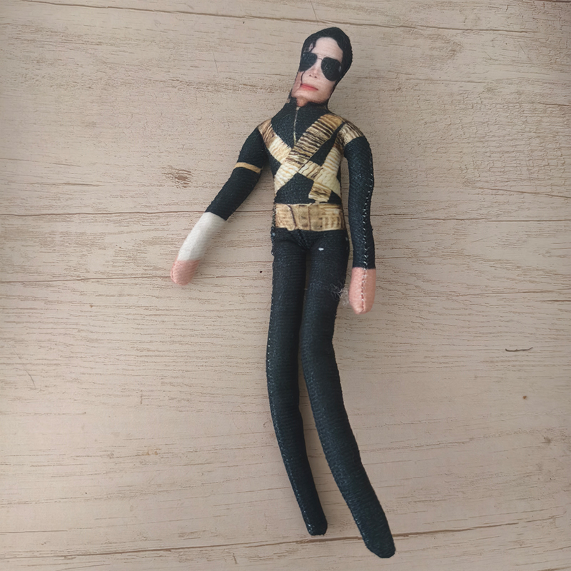 Bambola di Peluche di Michael  - Evoker Cosplay Prop recensione e prezzo